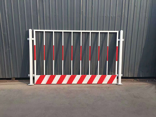 水泥防护栅栏模具(图1) 水泥防护栅栏模具