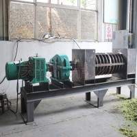 茶叶渣怎么脱水,用螺旋挤压脱水机脱除茶渣水分成本低-郑州鼎力