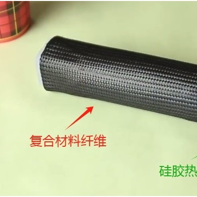 碳纤维预浸料“硅橡胶芯模热膨胀成