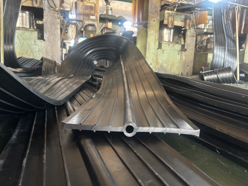 变形缝中埋式橡胶止水带A衡水宏基橡塑20260106 (5)